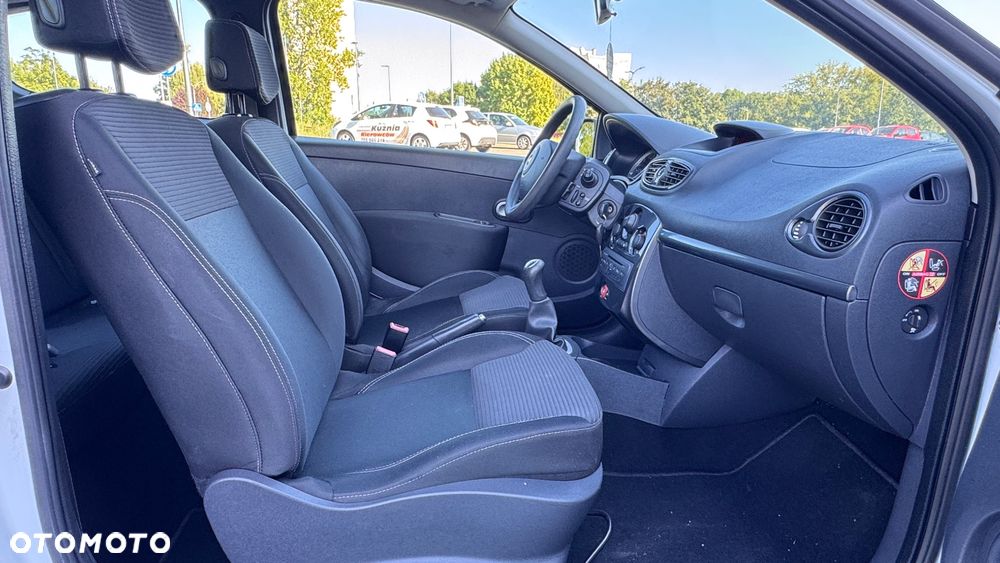 Renault Clio 1.2 16V Alize - 7