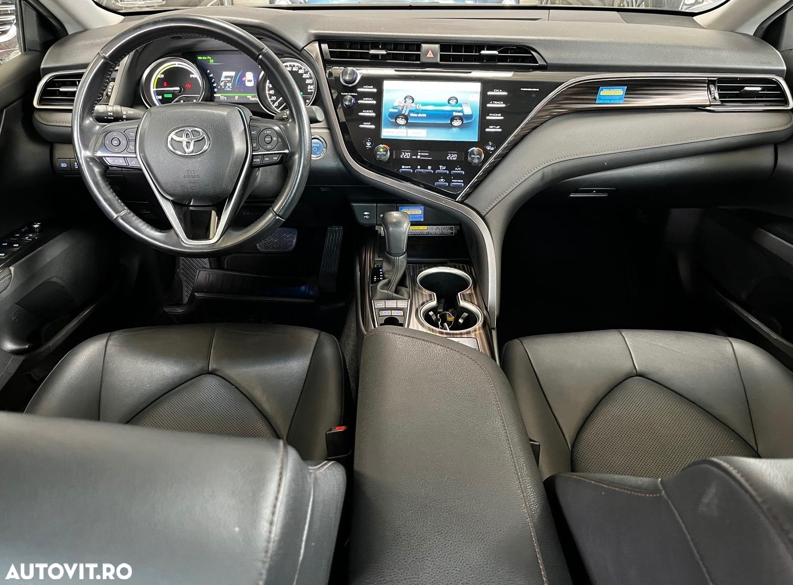 Toyota Camry 2.5 HEV Executive - 20