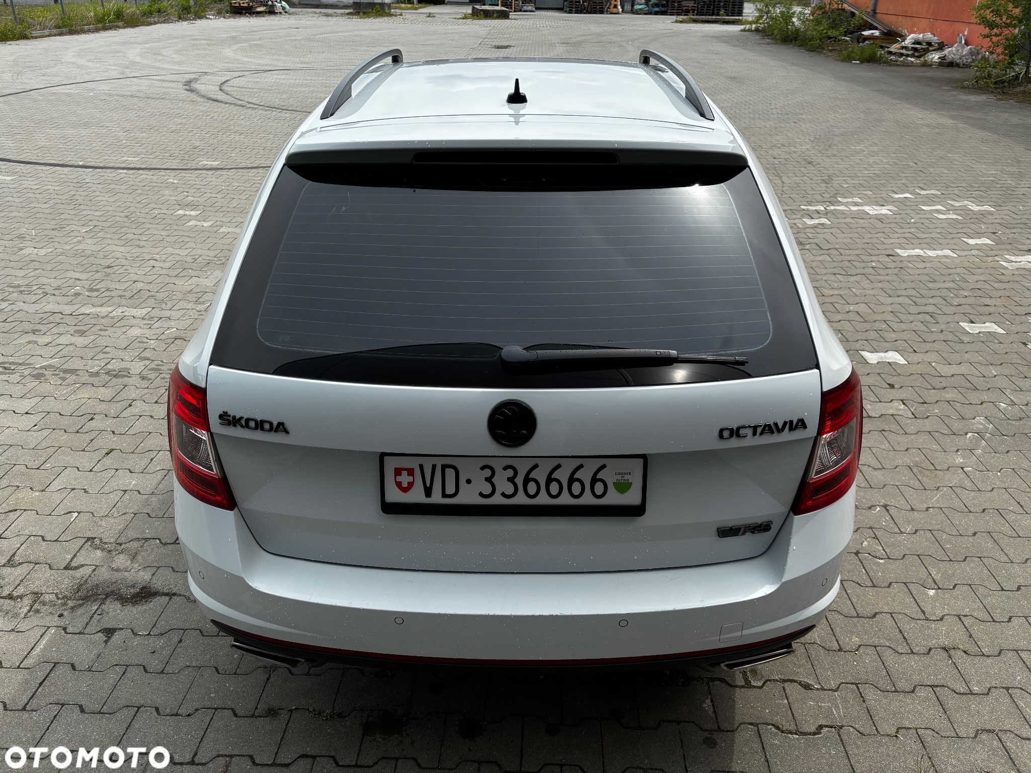 Skoda Octavia 2.0 TDI DSG RS - 22