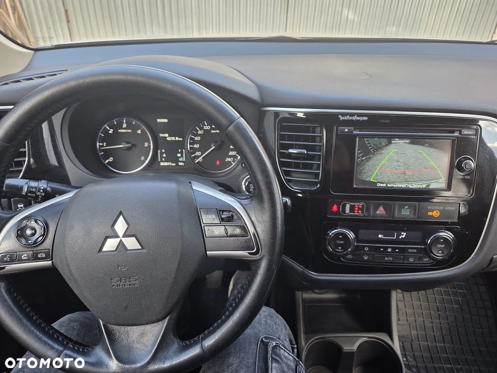 Mitsubishi Outlander 2.2 DID Intense + 4WD - 4
