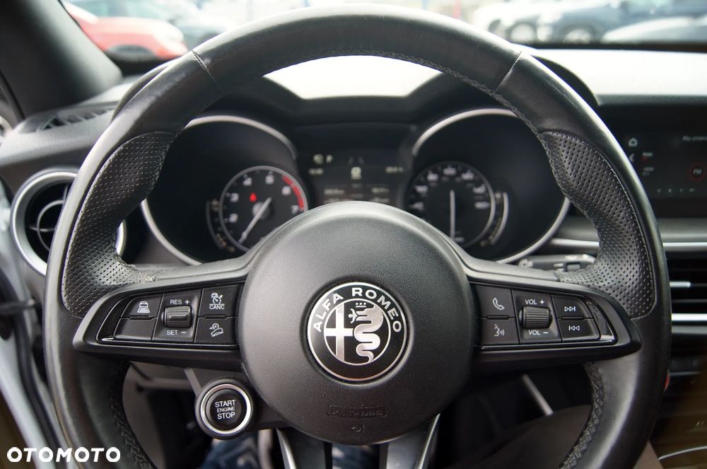 Alfa Romeo Stelvio 2.0 Turbo 16V AT8-Q4 Ti - 22