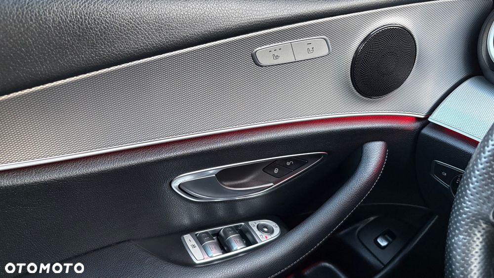 Mercedes-Benz Klasa E 220 d 9G-TRONIC - 27