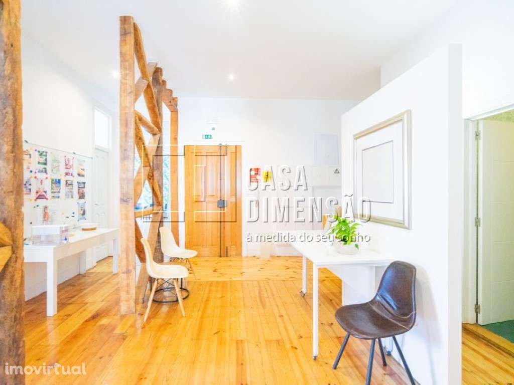 Imóvel composto por dois apartamentos independentes, em prédio com ... - Grande imagem: 2/58