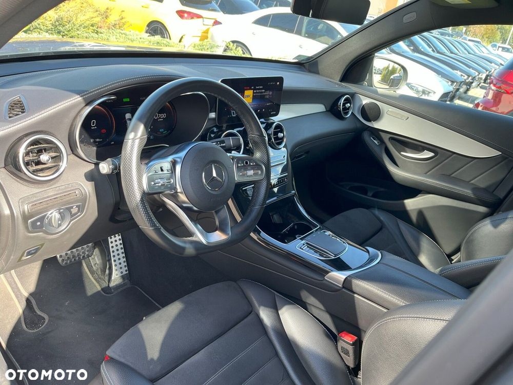 Mercedes-Benz GLC - 12