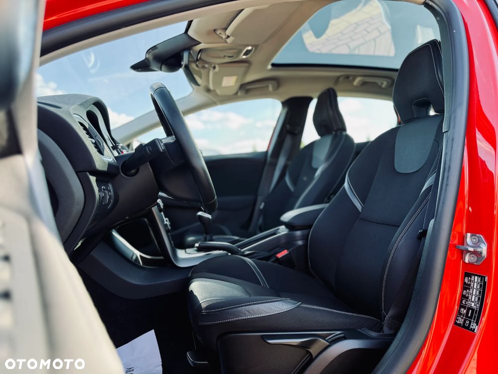 Volvo V40 T2 Momentum - 28