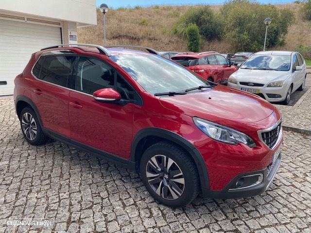 Peugeot 2008 1.2 PureTech Allure - 3