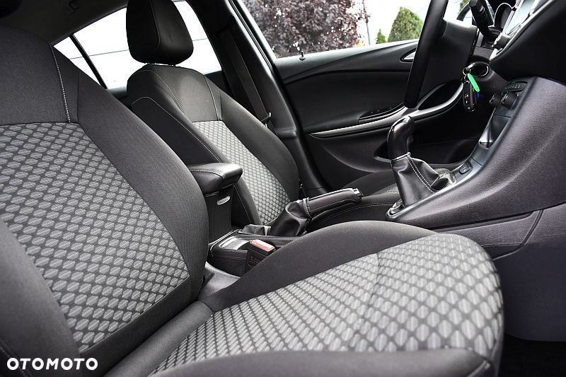 Opel Astra 1.4 Turbo Innovation - 23