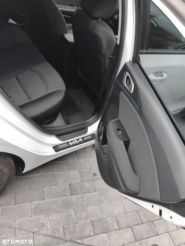 Kia Ceed 1.4 L - 19