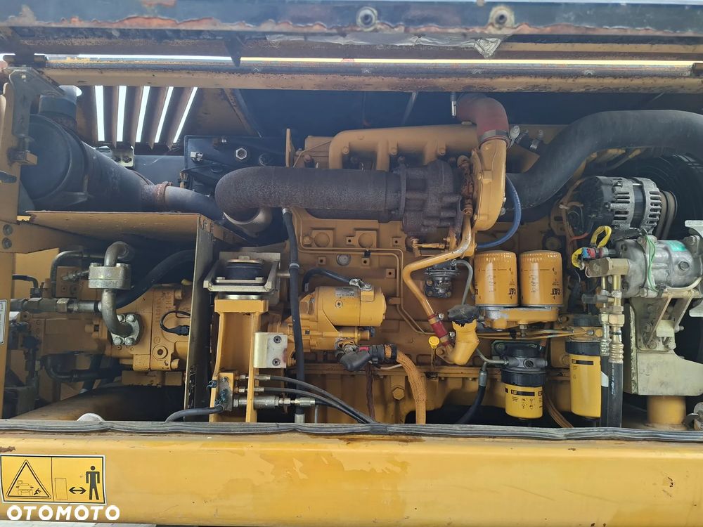 Caterpillar M316C - 8