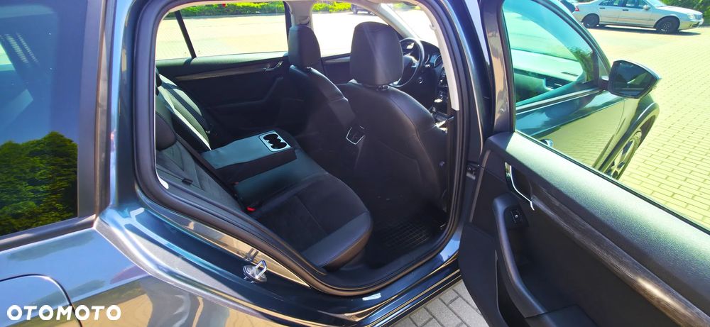 Skoda Octavia 2.0 TDI 4x4 DSG Scout - 25