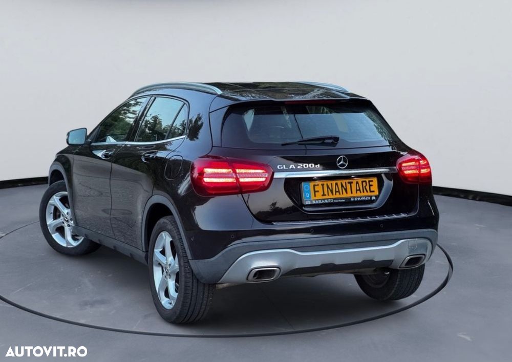 Mercedes-Benz GLA 200 d 7G-DCT Style - 2