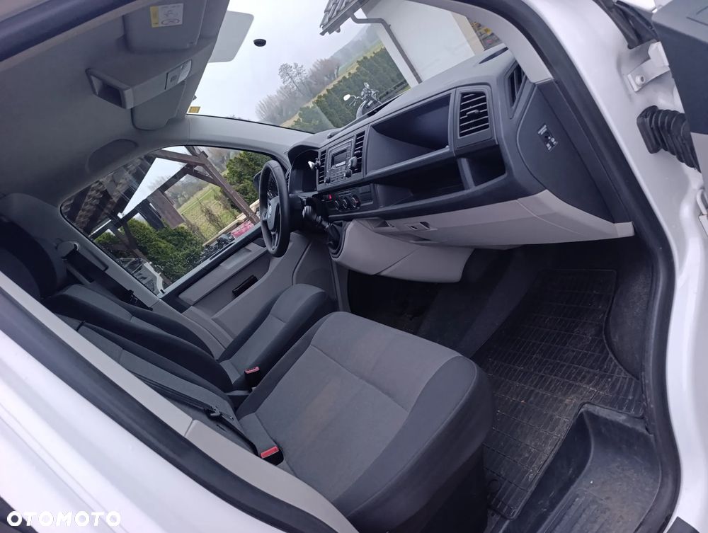 Volkswagen Transporter - 11