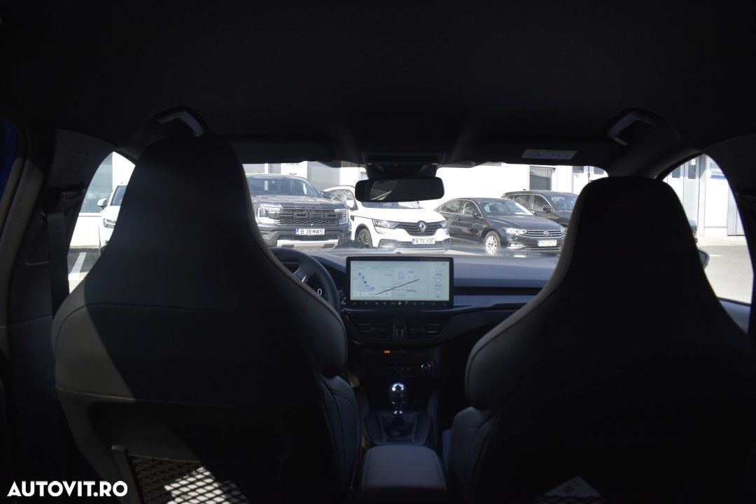Ford Focus - 12