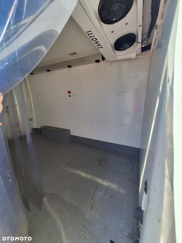 Mercedes-Benz SPRINTER 315 - 9