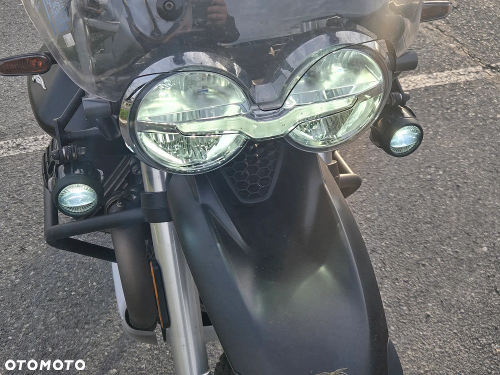 Moto Guzzi V85 - 8