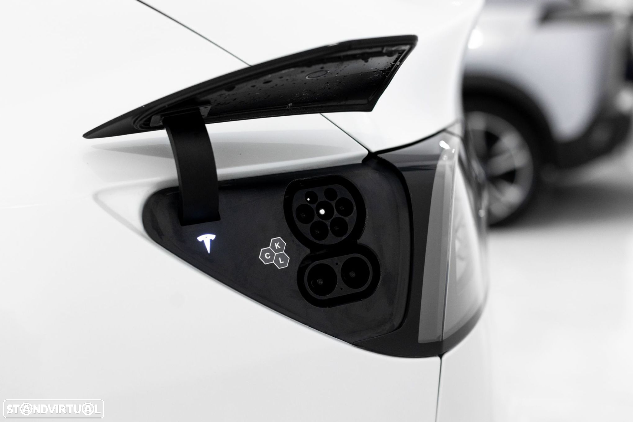 Tesla Model Y Long Range Tração Integral - 16