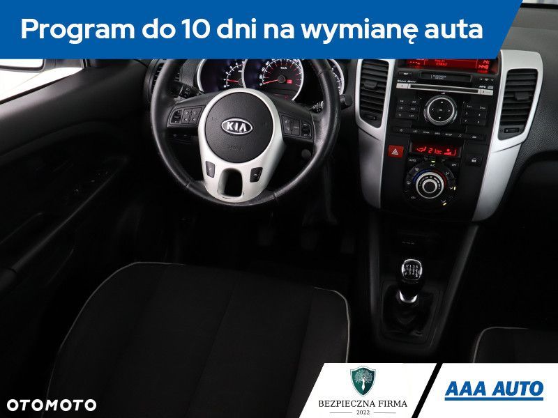 Kia Venga - 8