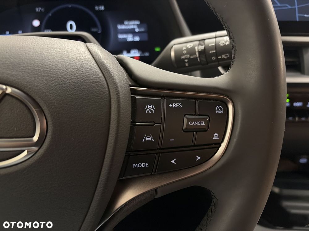 Lexus UX - 14