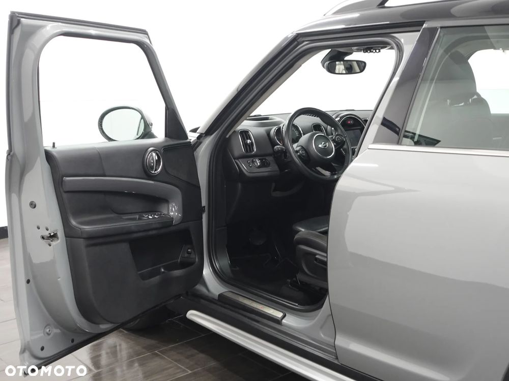 MINI Countryman Cooper All4 Essential Trim - 17
