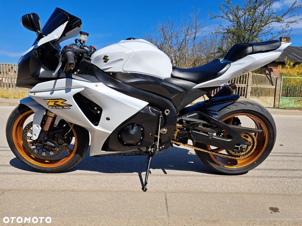 Suzuki GSX 1000 - 4