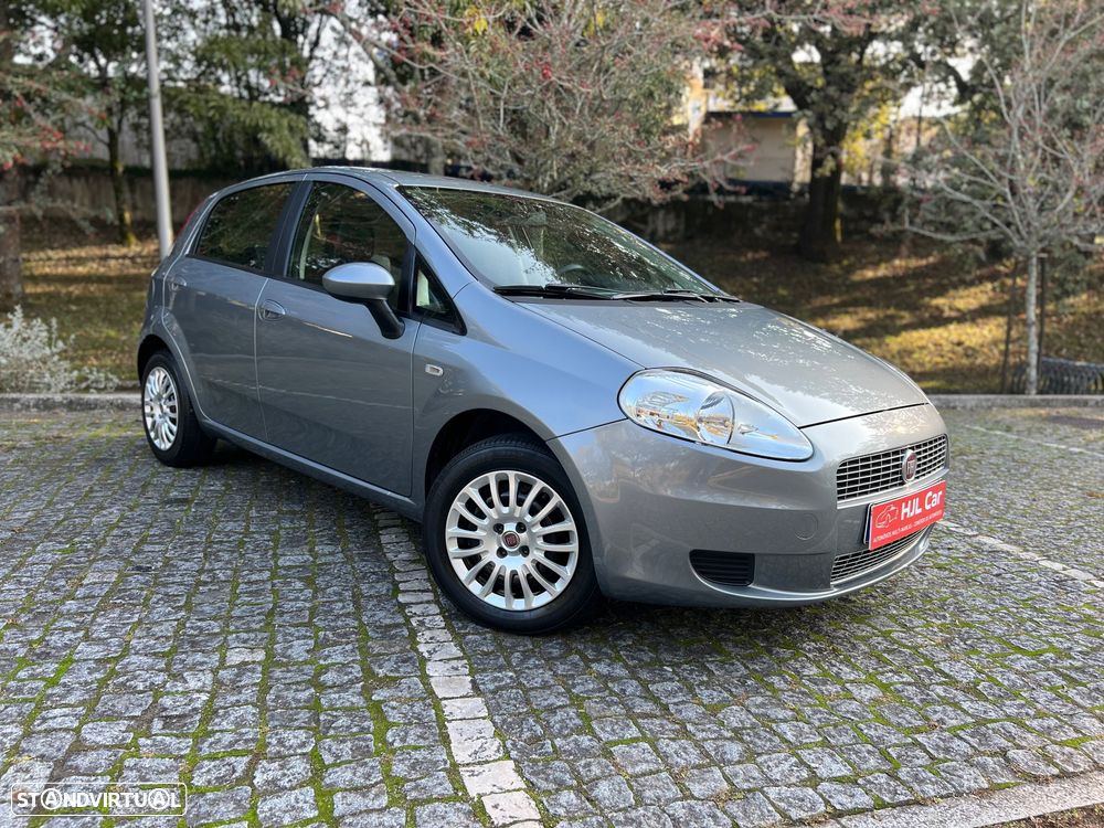 Fiat Grande Punto ver-1-4-8v-dualogic-dynamic - 2