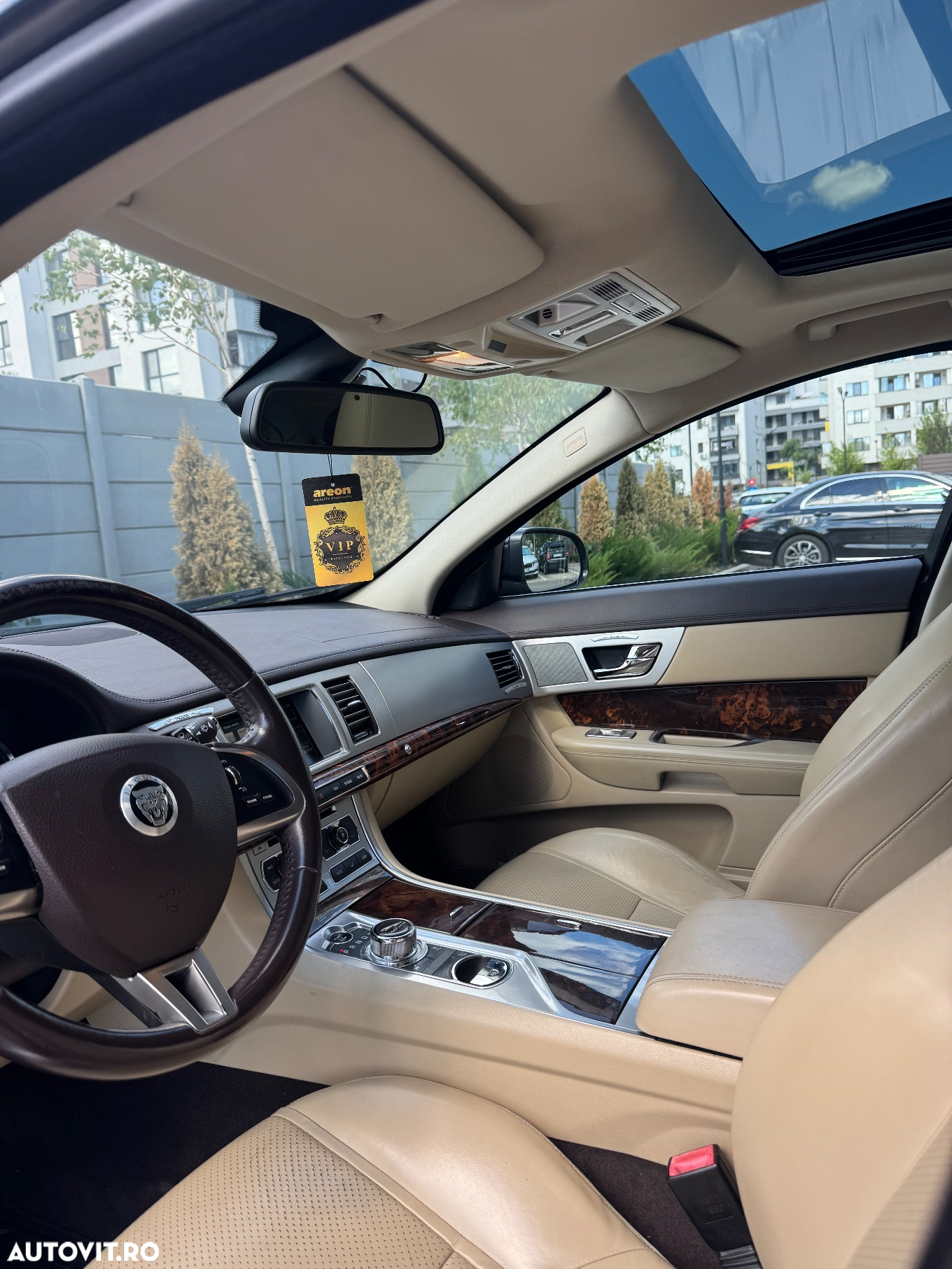 Jaguar XF - 7