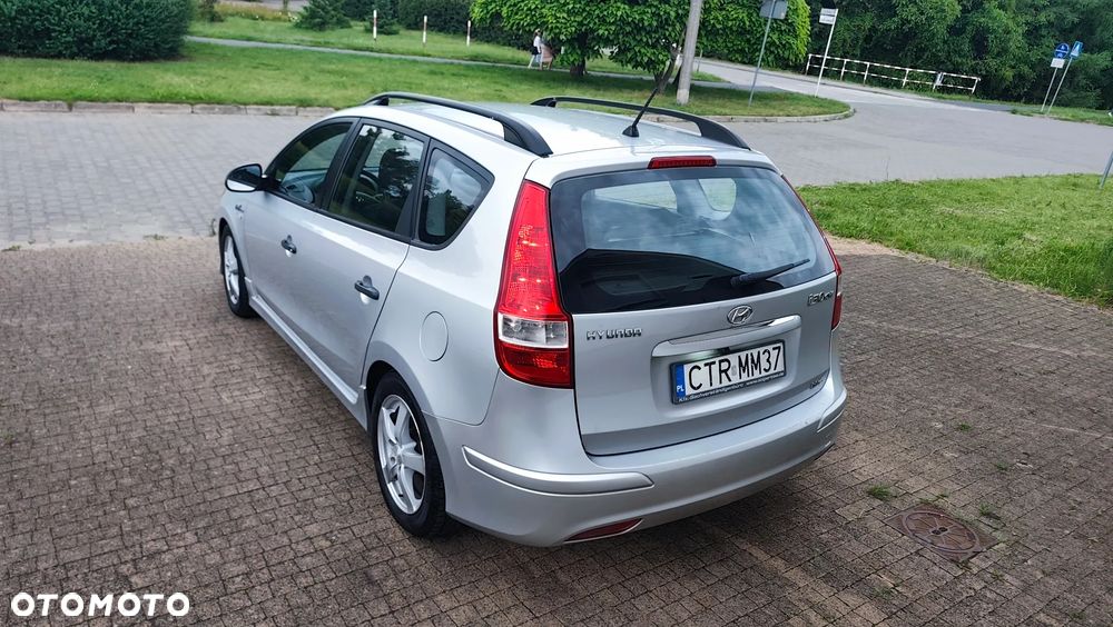 Hyundai i30 blue 1.6 CRDi Premium - 18