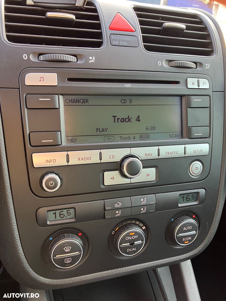 Volkswagen Jetta 1.9 TDI Comfortline DSG - 8