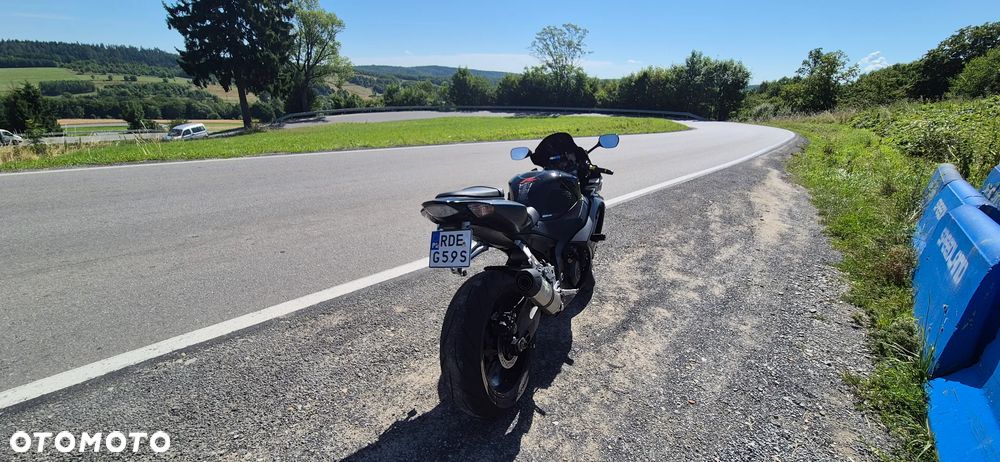 Suzuki GSX-R - 24