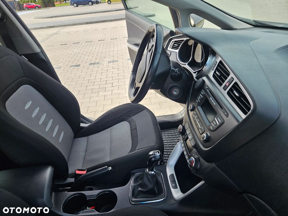 Kia Ceed 1.6 CRDi 128 Spirit - 14