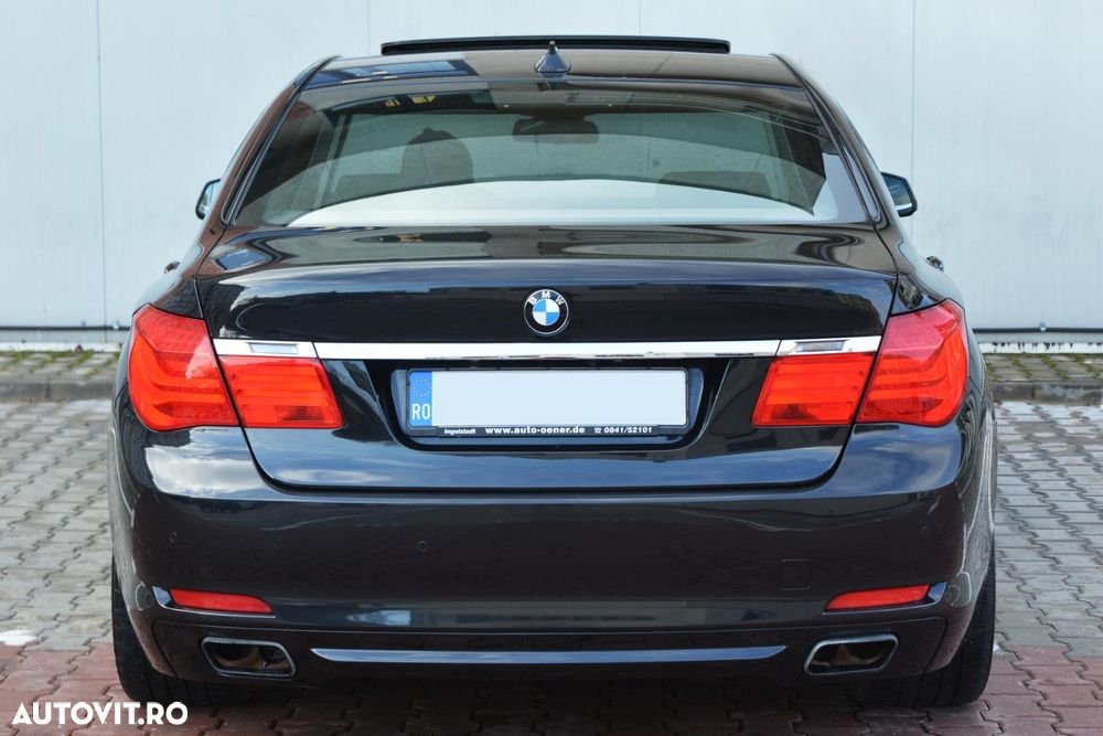 BMW Seria 7 750i - 19