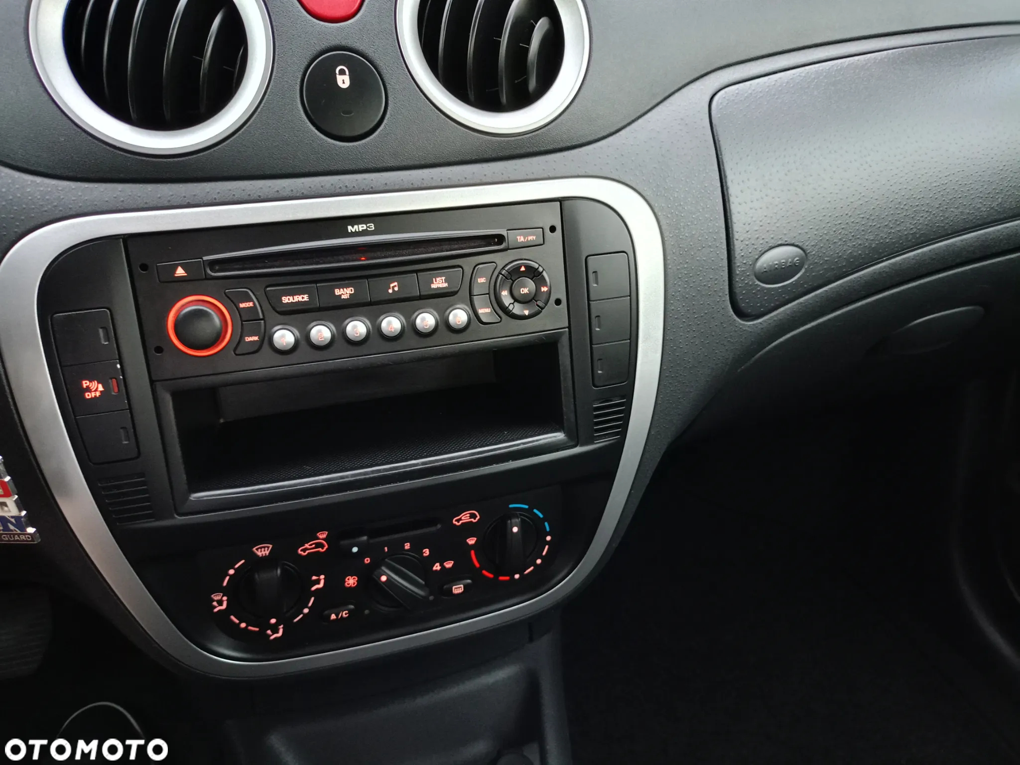 Citroën C3 1.1i First - 13