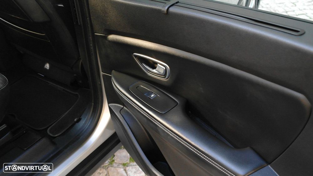 Renault Grand Scénic 1.6 dCi Intens SS - 19