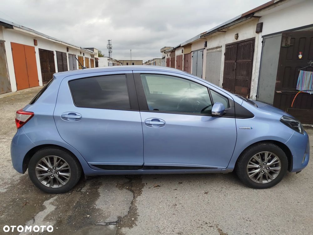 Toyota Yaris Hybrid 100 Premium - 6
