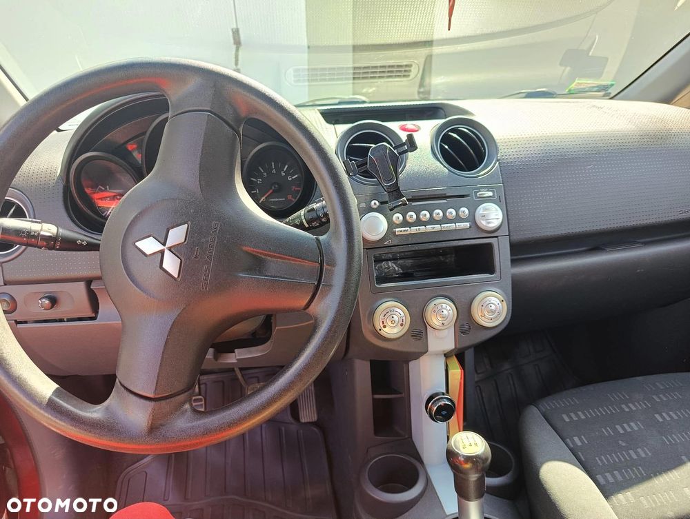 Mitsubishi Colt - 4