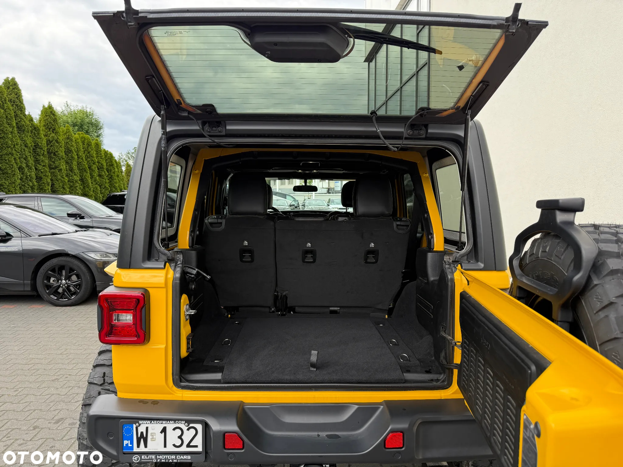 Jeep Wrangler - 8