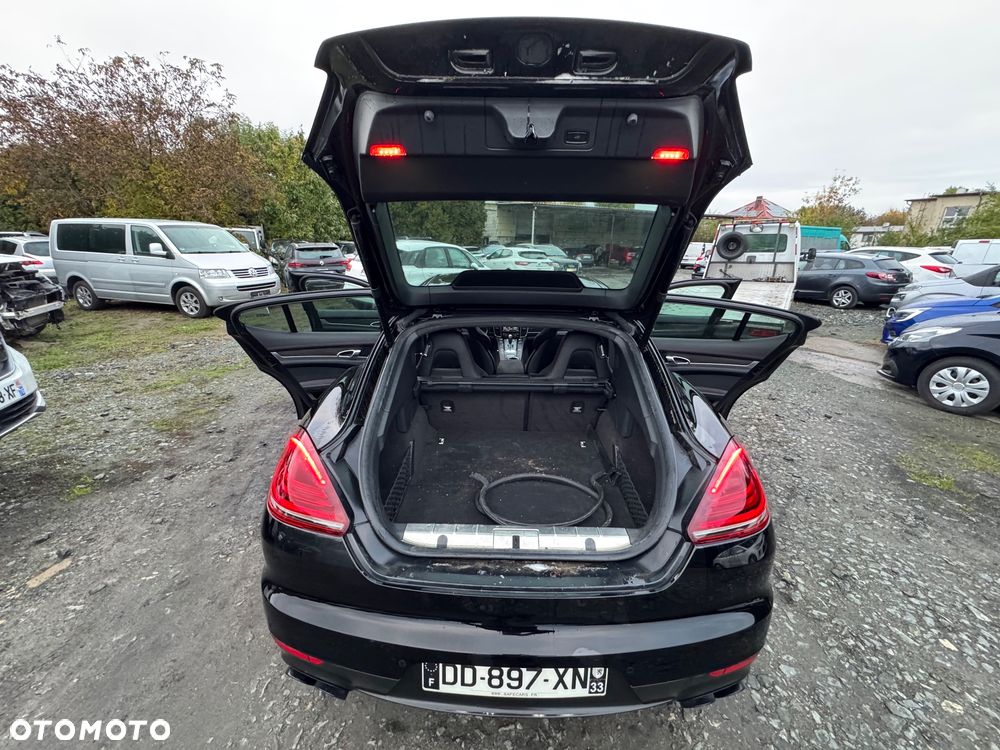 Porsche Panamera GTS PDK - 24
