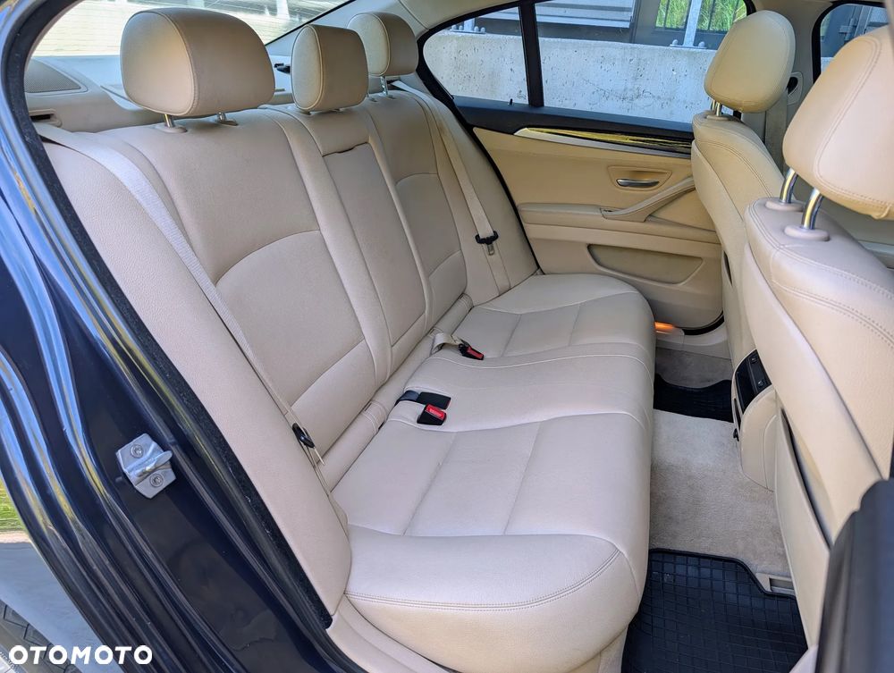 BMW Seria 5 535i xDrive Sport-Aut Luxury Line - 10