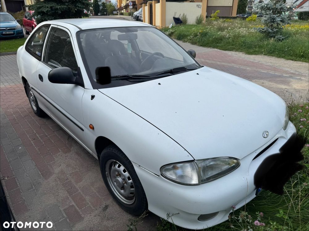 Hyundai Accent - 2
