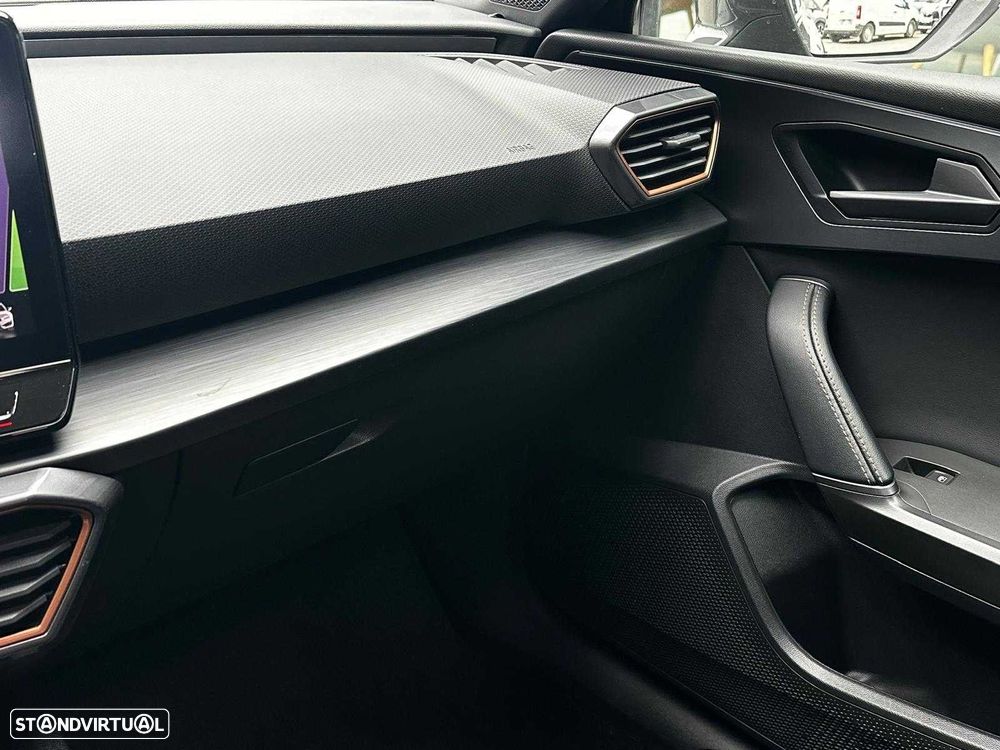 Cupra Leon ST 1.4 e-Hybrid MID DSG - 17