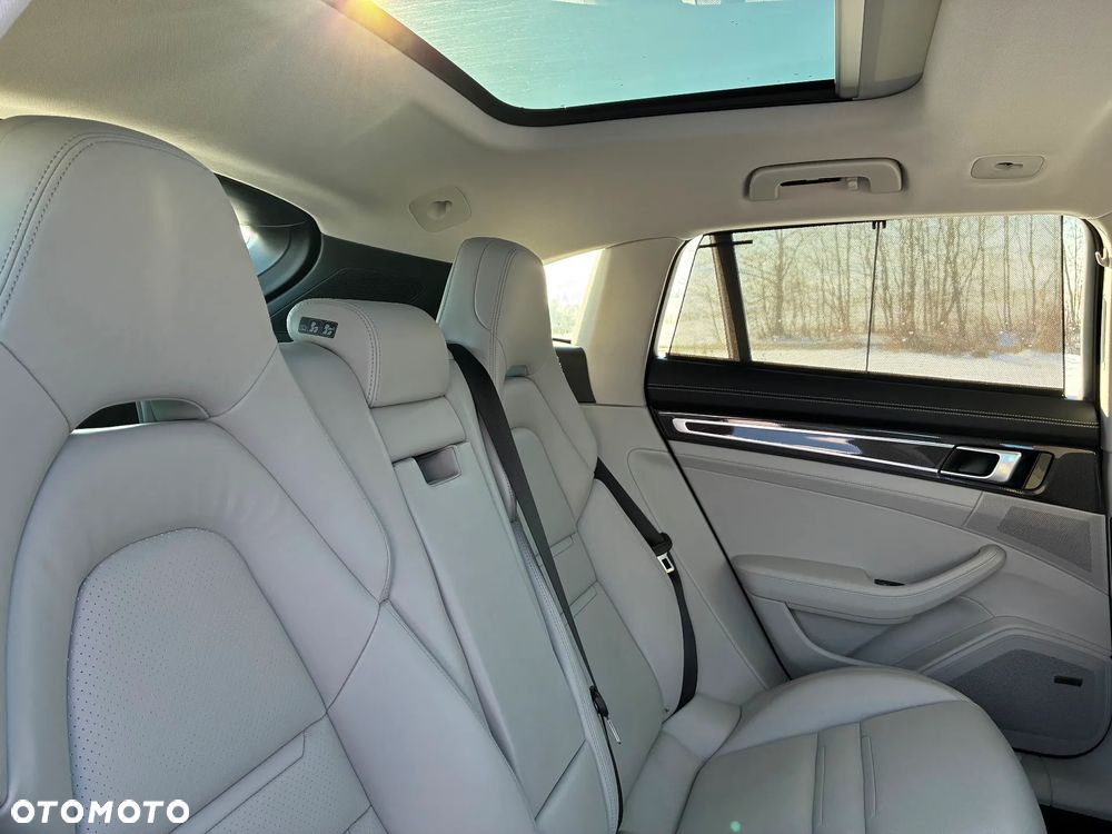 Porsche Panamera 4S - 10