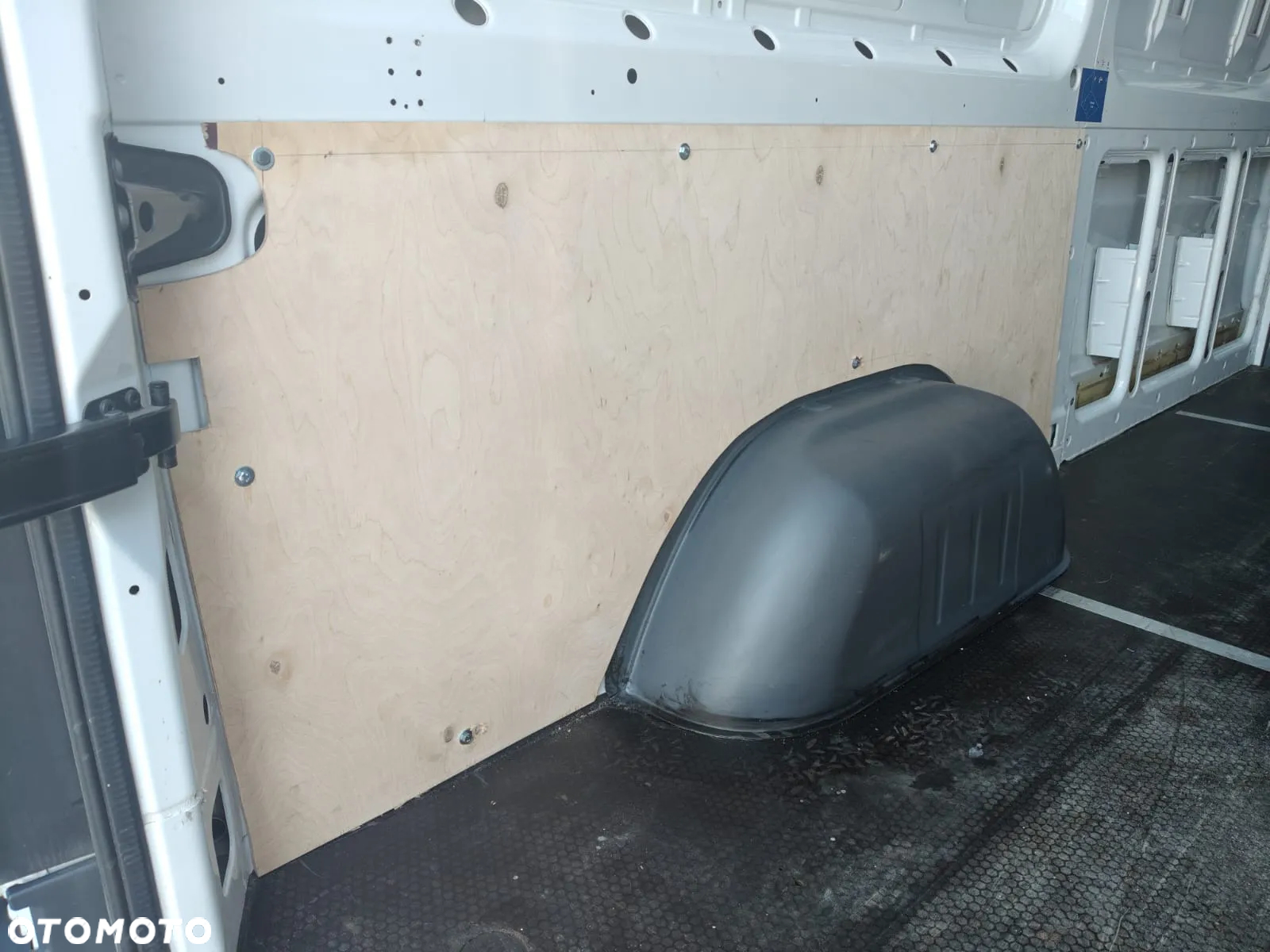 Mercedes-Benz Sprinter L2H2 - 22