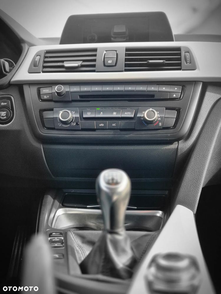 BMW Seria 3 316d - 19