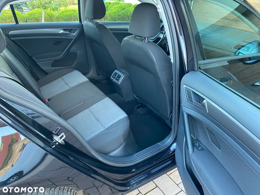 Volkswagen Golf - 16
