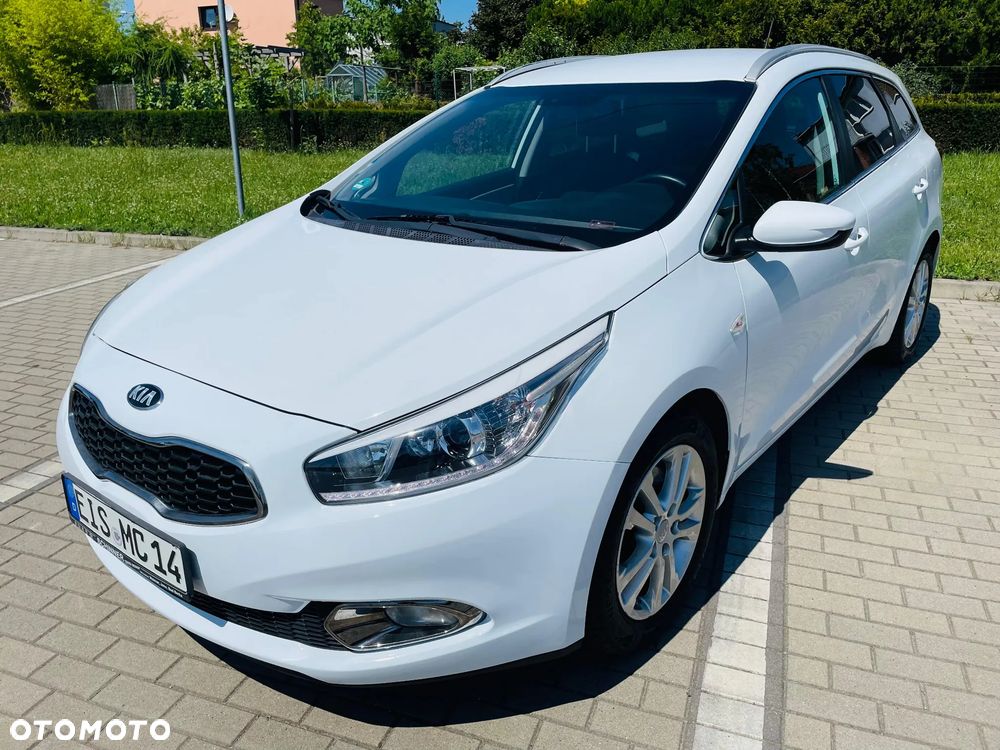 Kia Ceed 1.6 GDI ISG UEFA EURO 2016 - 1