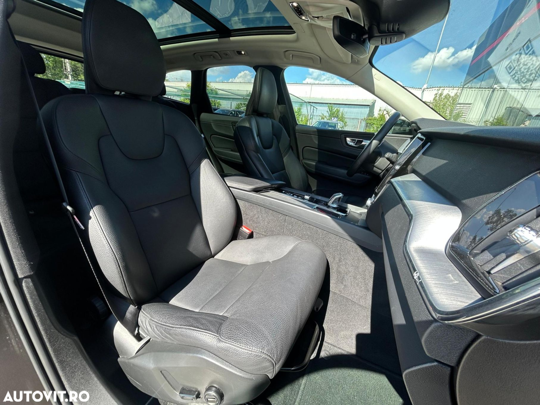 Volvo XC 60 T8 Twin Engine AWD Geartronic Momentum - 15