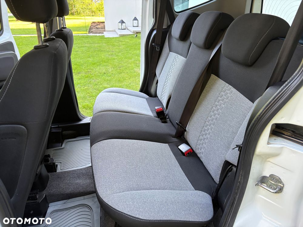 Fiat Qubo - 11