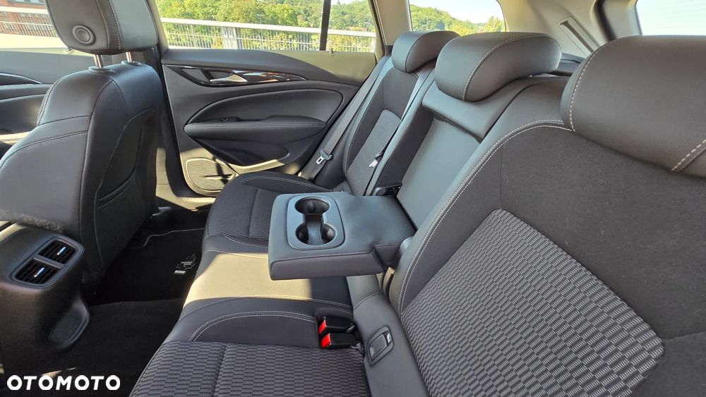 Opel Insignia 1.6 CDTI Innovation S&S - 19