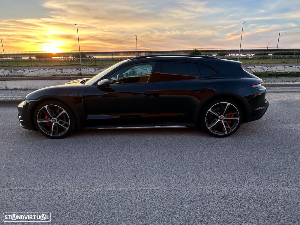 Porsche Taycan Cross Turismo 4S - 7