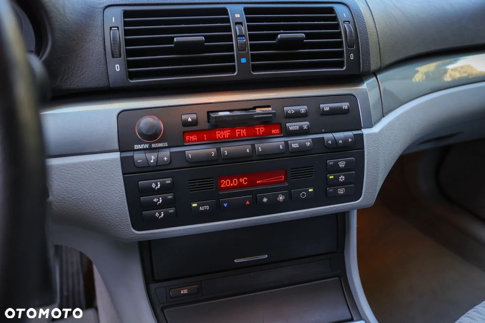 BMW Seria 3 323i - 28
